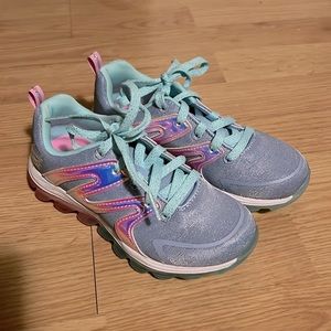Girls sketchers size 13